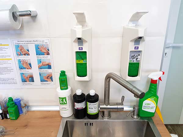 Дезинфицирующие средства в местах общего пользования, как профилактика короновирусной инфекции